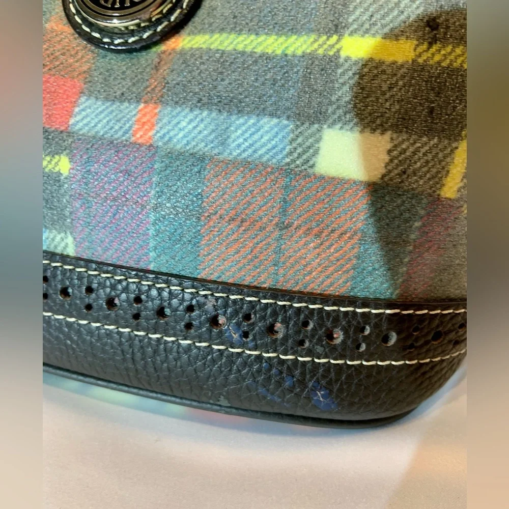 Adorable Dooney & Bourke Coated Canvas Plaid Bag - Picture 6 of 8